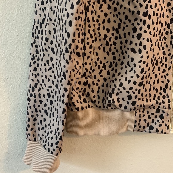A Dip Of Darling Boutique Animal Print Bomber jacket size small - Picture 4 of 5